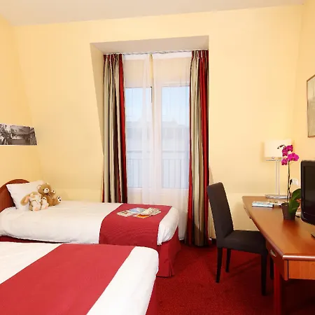 L'elysée Val D'europe 4* Serris